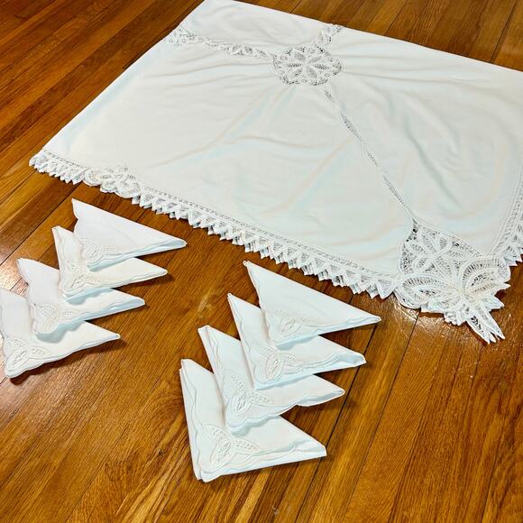 Vintage White 82 x 64 Cutwork Lace Tablecloth with 8 Matching Napkins - Picture 13 of 16